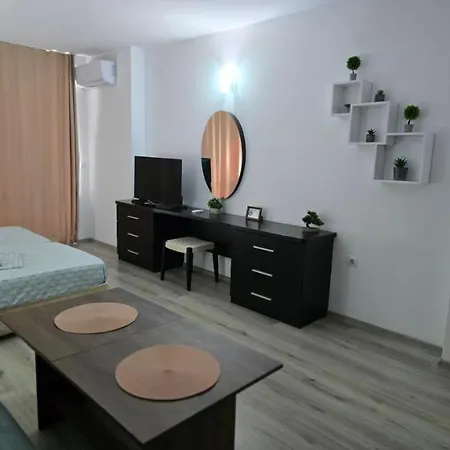 Sarafovo Atlantis 58 * بورغاس