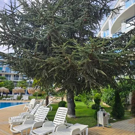 Sarafovo Atlantis 58 * بورغاس