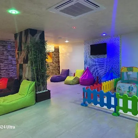 Sarafovo Atlantis 58 * بورغاس